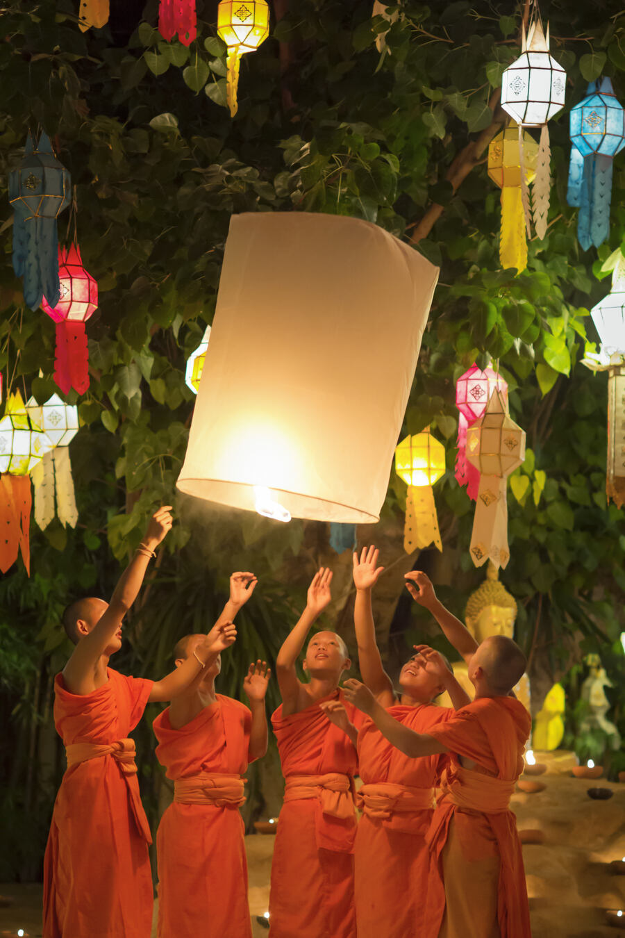 yee-peng-festival-is-culture-thailand (1)